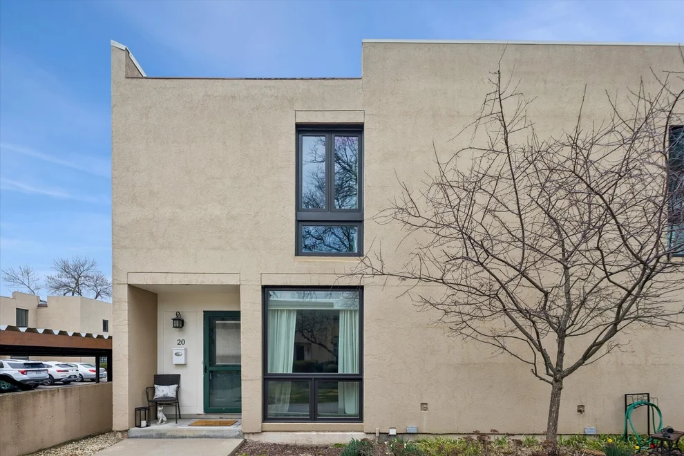 Unit for sale at 20 Oak Tree Court, Elmhurst, IL 60126