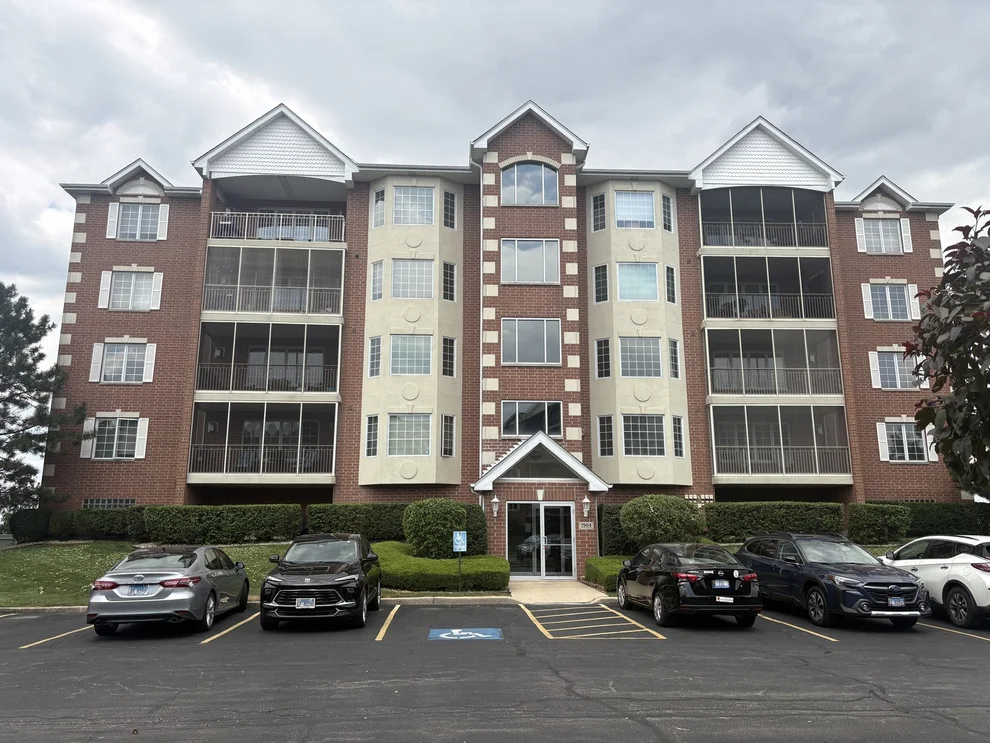 Unit for sale at 7904 Trinity Circle, Tinley Park, IL 60487