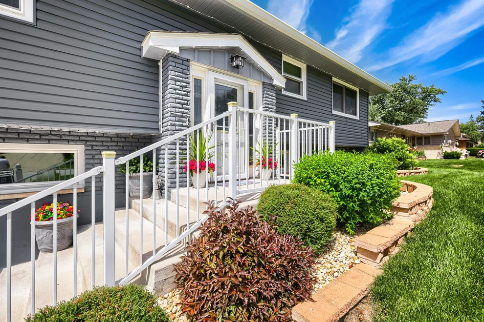 Unit for sale at 1662 Kimberly Avenue, Elgin, IL 60123