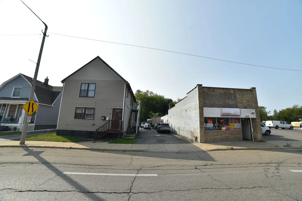 Unit for sale at 1809 Washington Street, Waukegan, IL 60085