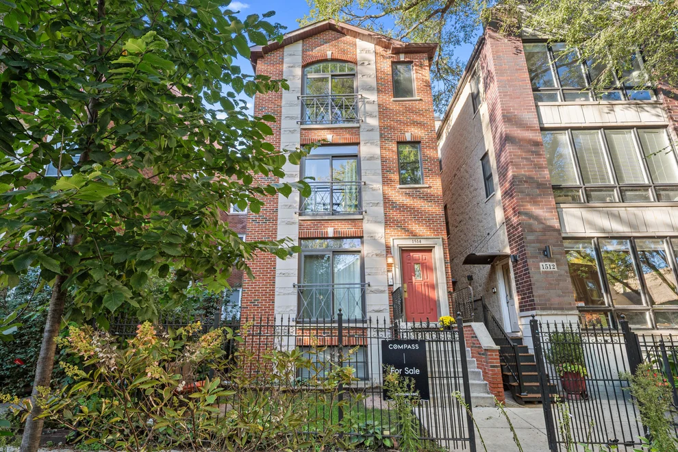 Unit for sale at 1514 W Victoria Street, Chicago, IL 60660