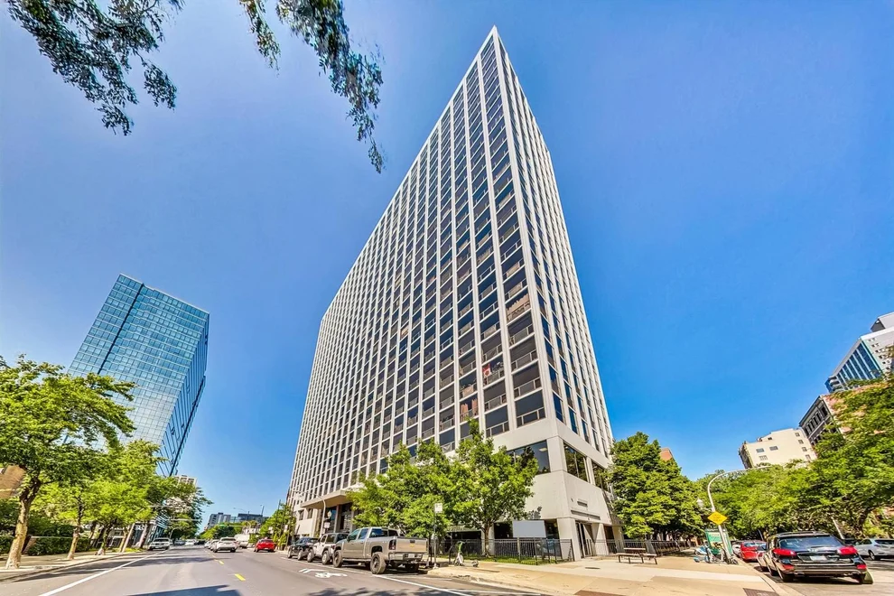 Unit for sale at 4343 N CLARENDON Avenue, Chicago, IL 60613