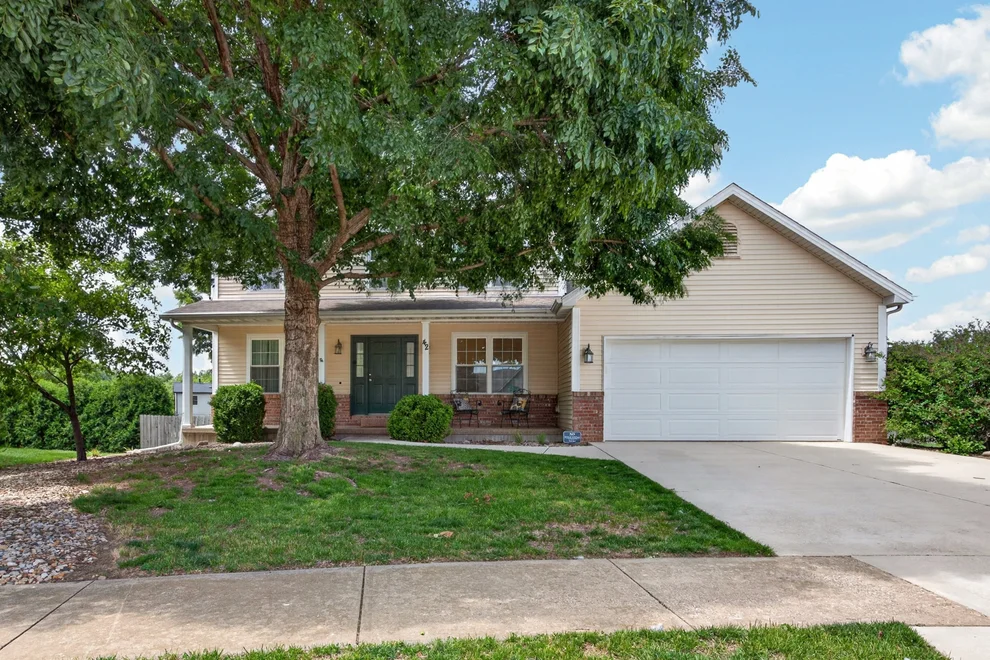Unit for sale at 42 Ashling Court, Bloomington, IL 61704