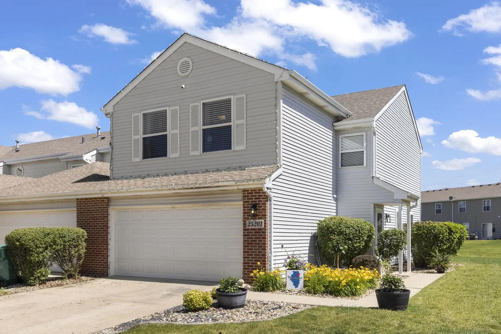 Unit for sale at 25201 Shannon Drive, Manhattan, IL 60442