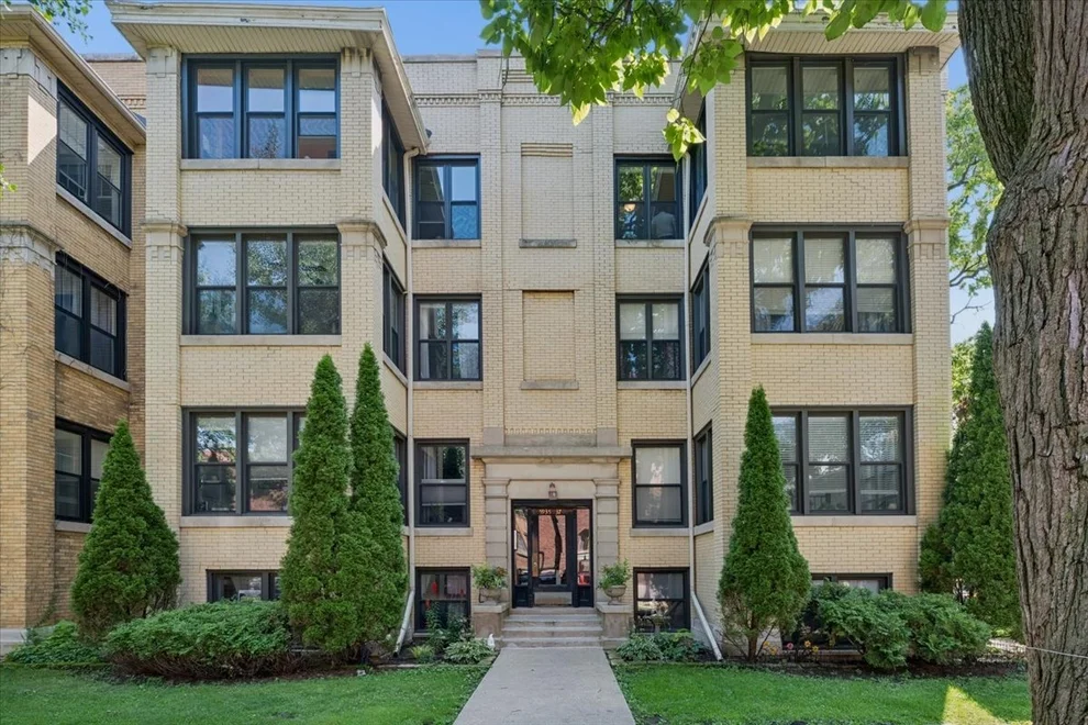 Unit for sale at 5935 N Magnolia Avenue, Chicago, IL 60660