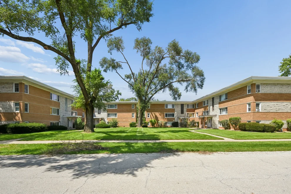 Unit for sale at 6850 W LODE Drive, Worth, IL 60482