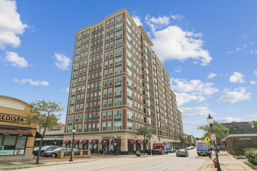 Unit for sale at 77 S EVERGREEN Avenue, Arlington Heights, IL 60005