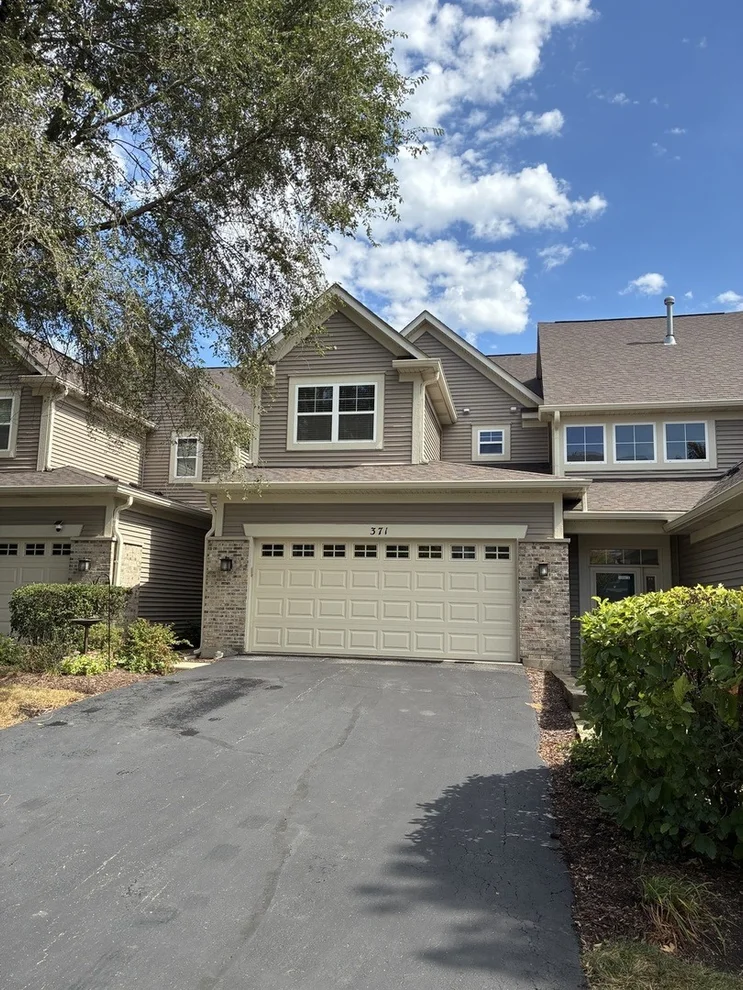 Unit for sale at 371 HICKORY Lane, South Elgin, IL 60177
