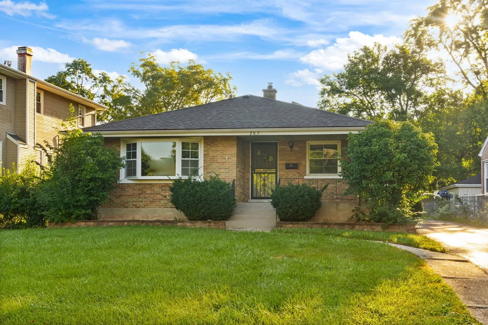 Unit for sale at 207 N Yale Avenue, Villa Park, IL 60181