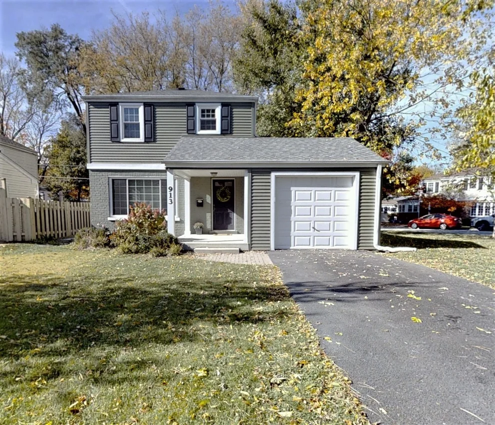 Unit for sale at 913 E Mayfair Road, Arlington Heights, IL 60005