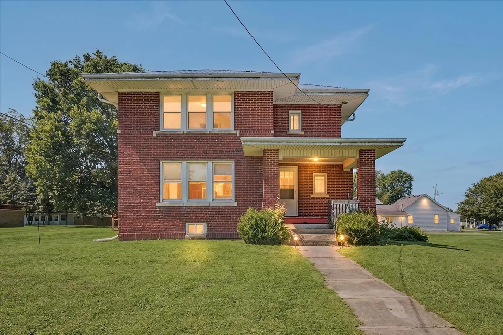 Unit for sale at 203 S West Street, Sadorus, IL 61872