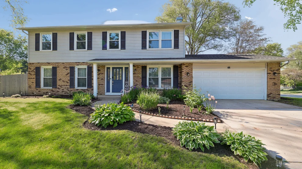 Unit for sale at 88 Devonshire Circle, Elgin, IL 60123