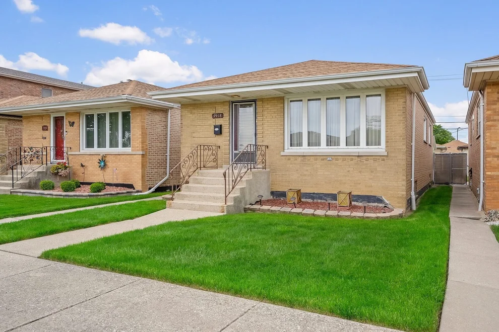 Unit for sale at 5918 S Mason Avenue, Chicago, IL 60638
