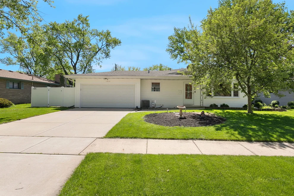Unit for sale at 1910 Richard Street, Aurora, IL 60506