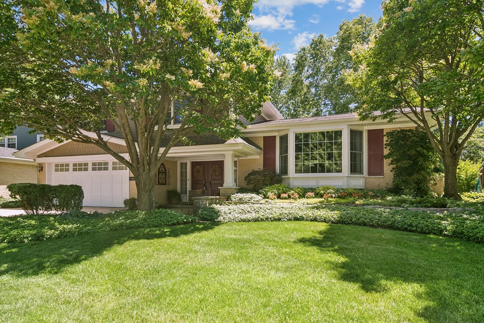 Unit for sale at 1019 E Waverly Drive, Arlington Heights, IL 60004