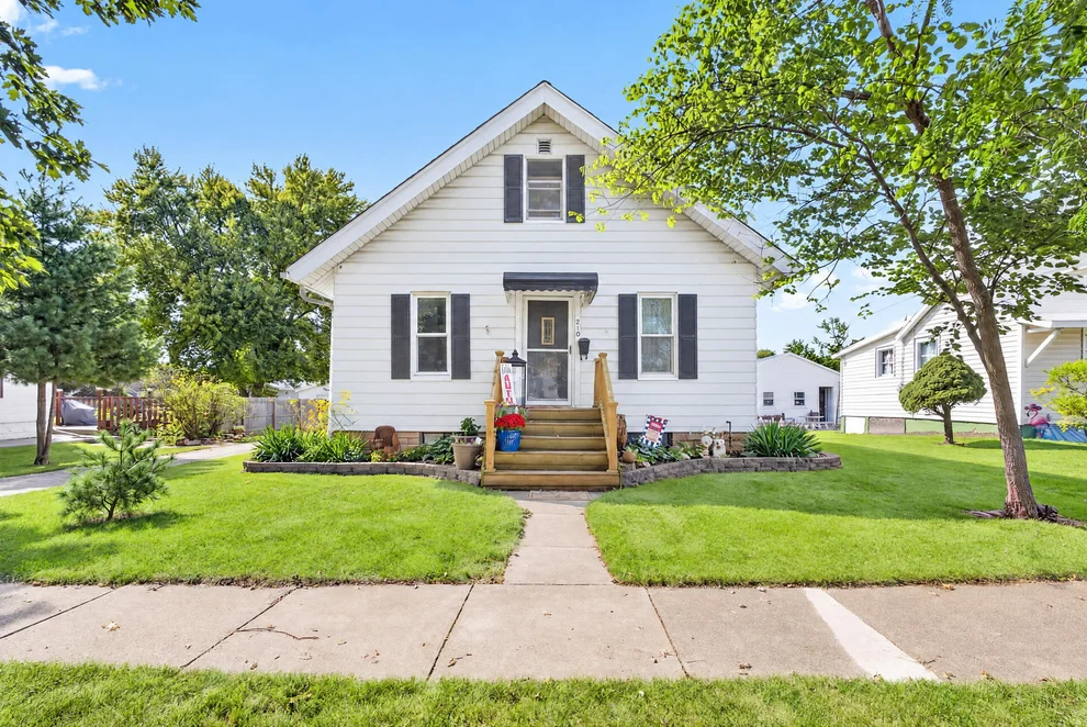 Unit for sale at 210 S 10th Street, Rochelle, IL 61068