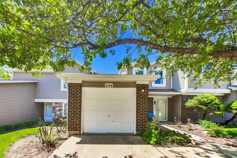 Unit for sale at 244 Coventry Court, Bloomingdale, IL 60108