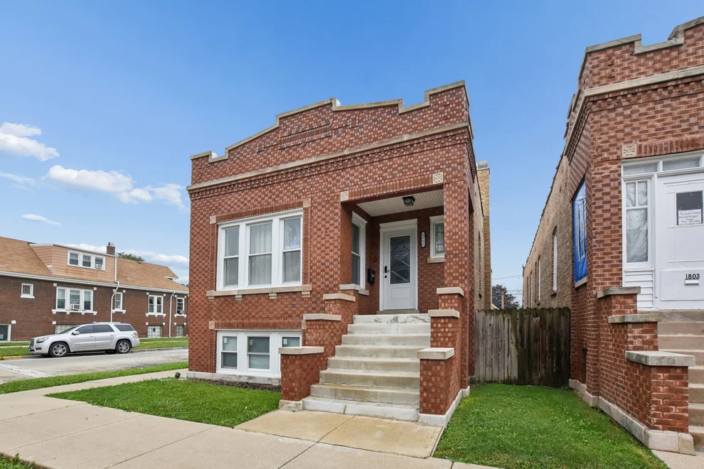 Unit for sale at 1801 S 58th Avenue, Cicero, IL 60804