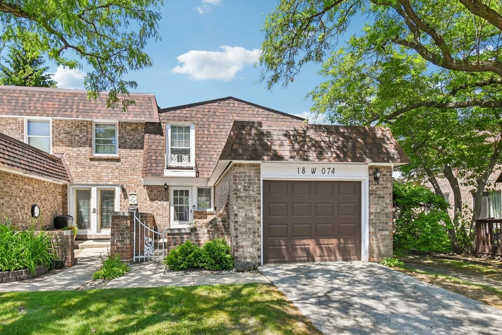 Unit for sale at 18W074 Jamestown Lane, Villa Park, IL 60181
