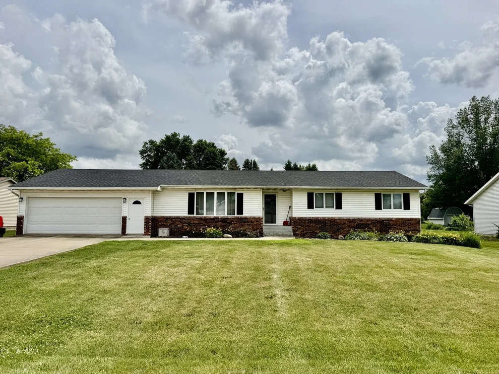 Unit for sale at 25445 Indian Ridge Road, Sterling, IL 61081