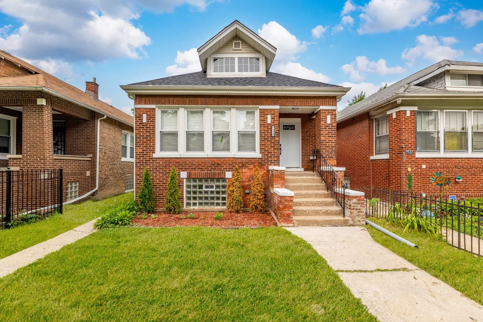 Unit for sale at 7534 S Morgan Street, Chicago, IL 60620