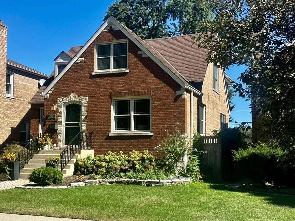 Unit for sale at 10711 S Artesian Avenue, Chicago, IL 60655