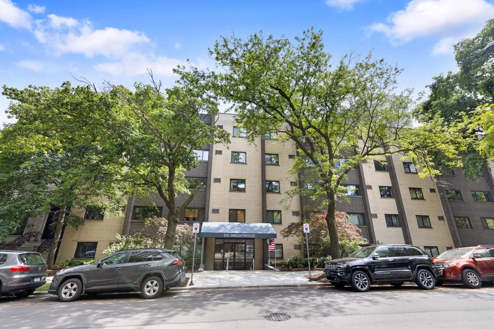 Unit for sale at 515 W Wrightwood Avenue, Chicago, IL 60614