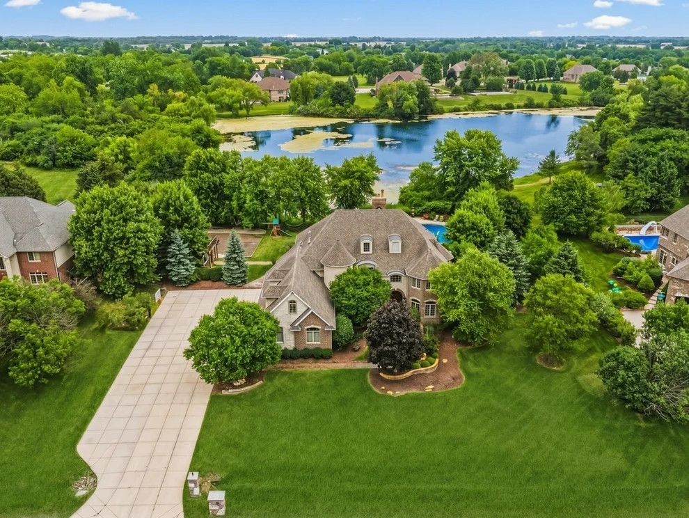 Unit for sale at 17949 S Crystal Lake Drive, Mokena, IL 60448