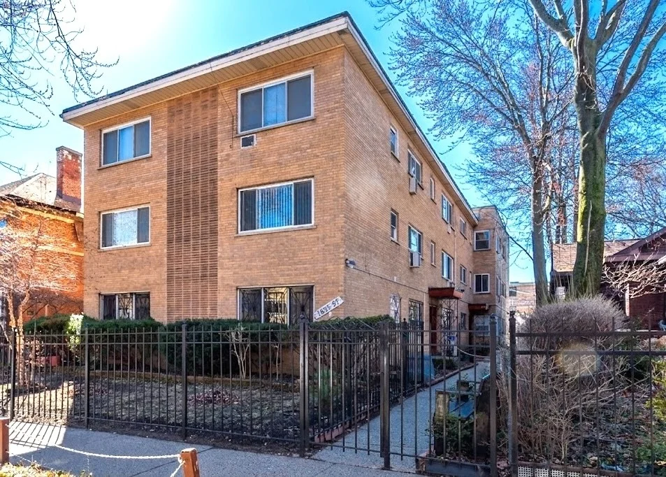 Unit for sale at 1657 W Farwell Avenue, Chicago, IL 60626