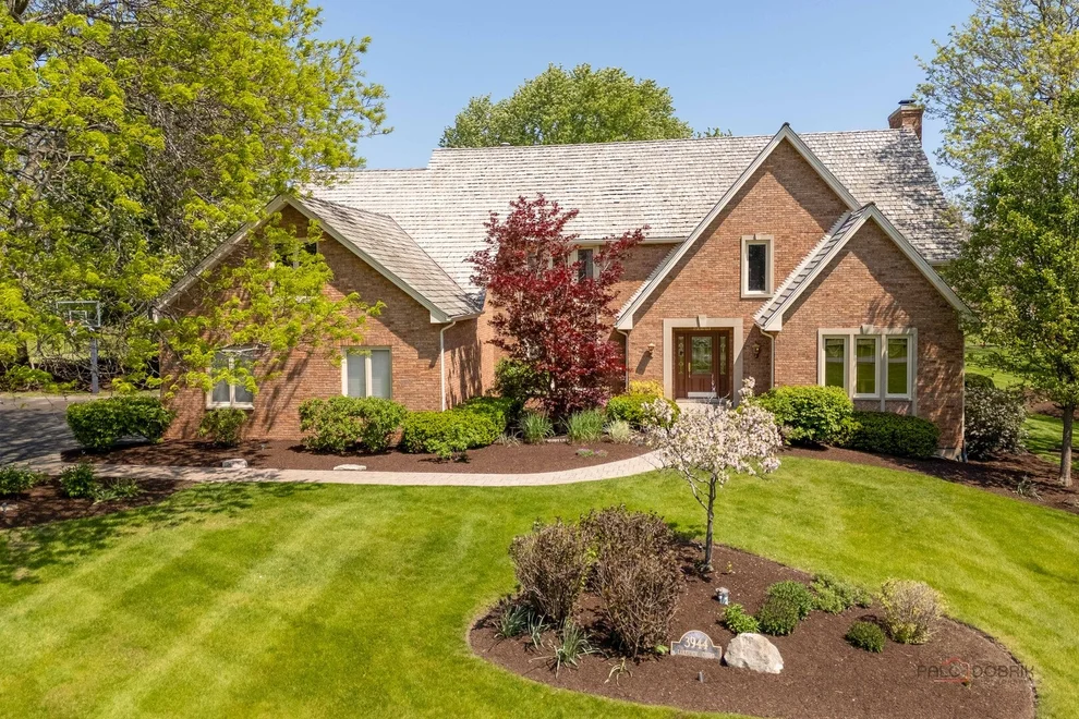 Unit for sale at 3944 Lakeview Court, Long Grove, IL 60047