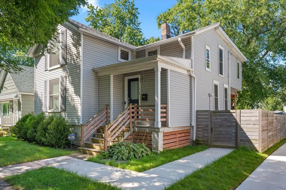 Unit for sale at 1504 Ashland Avenue, Evanston, IL 60201