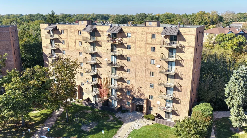 Unit for sale at 6000 Lake Bluff Drive, Tinley Park, IL 60477