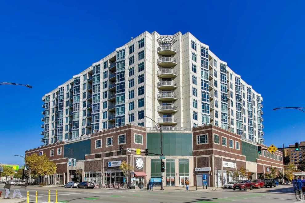 Unit for sale at 1134 W GRANVILLE Avenue, Chicago, IL 60660