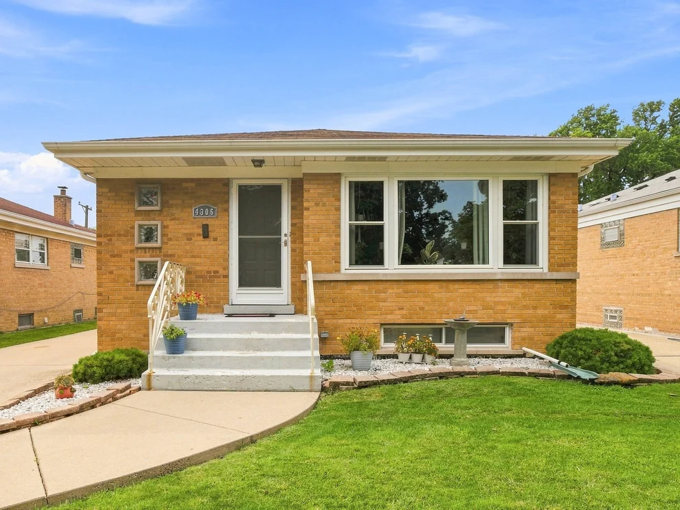 Unit for sale at 4306 Atlantic Avenue, Schiller Park, IL 60176