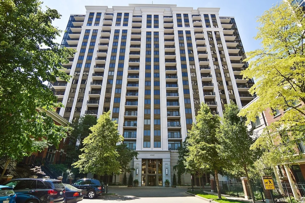 Unit for sale at 1322 S Prairie Avenue, Chicago, IL 60605