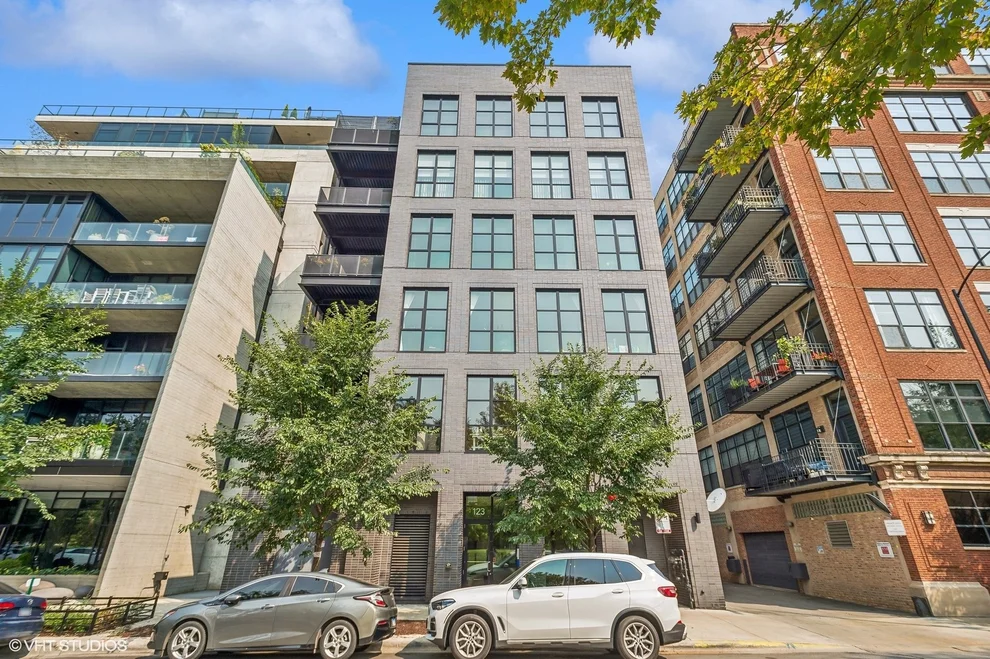 Unit for sale at 123 S Peoria Street, Chicago, IL 60607