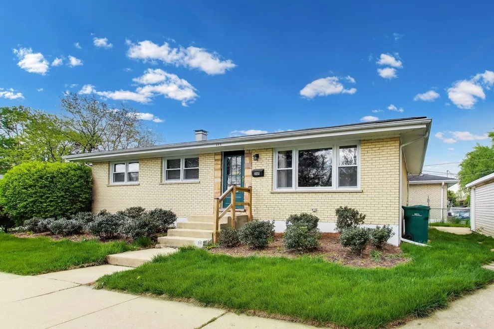 Unit for sale at 345 E View Street, Lombard, IL 60148