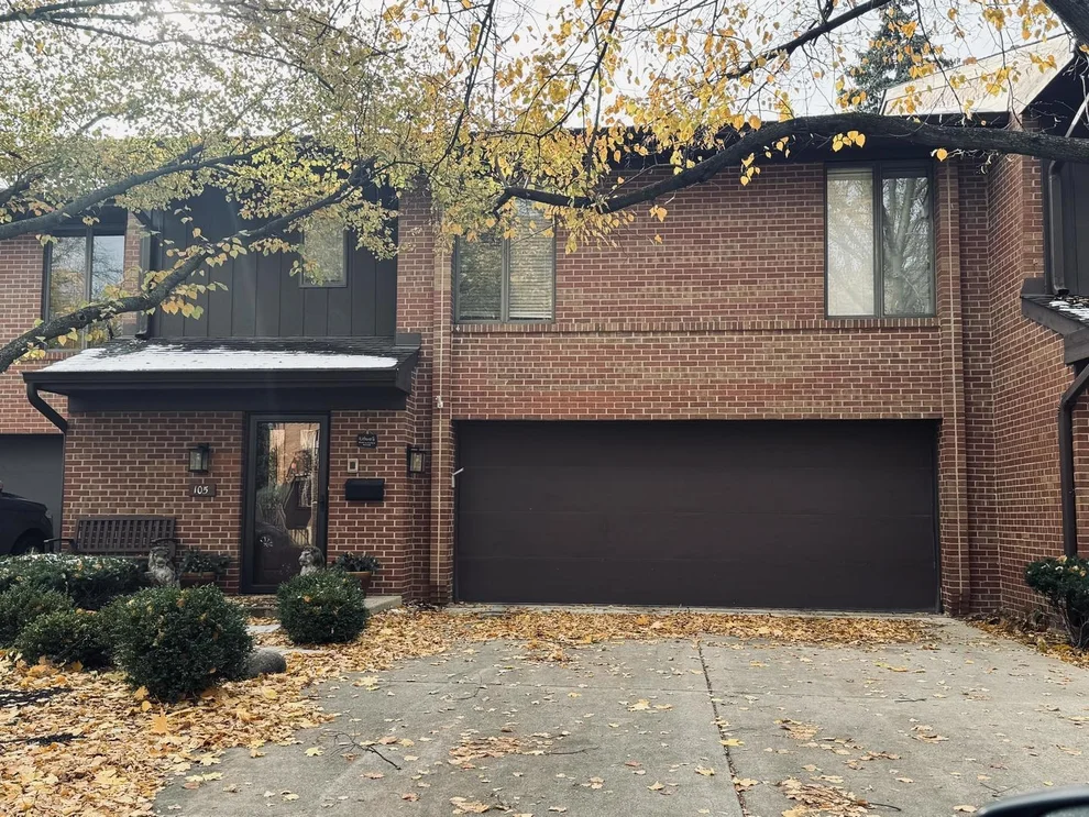 Unit for sale at 105 Astoria Way, Park Ridge, IL 60068