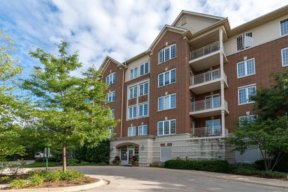 Unit for sale at 640 Robert York Avenue, Deerfield, IL 60015