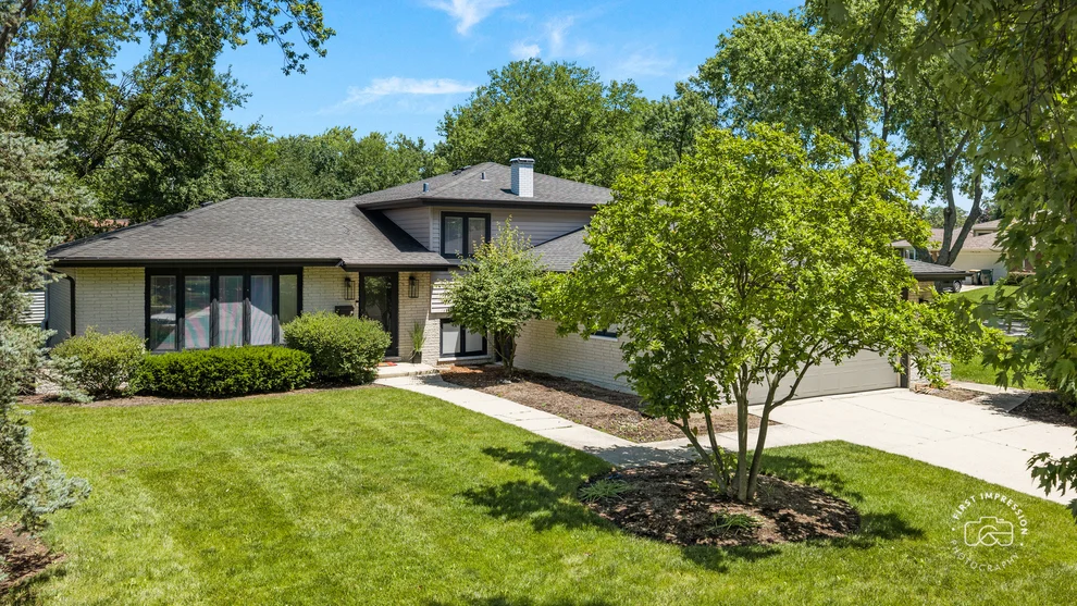 Unit for sale at 18W088 Claremont Drive, Darien, IL 60561