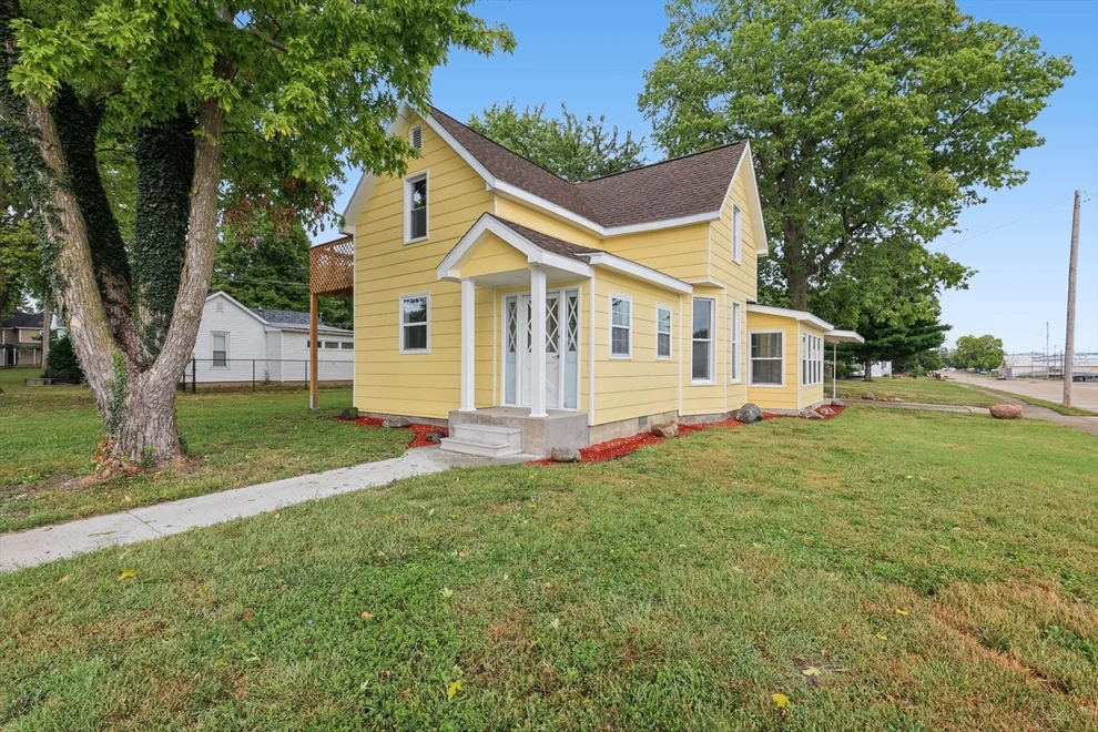 Unit for sale at 705 S Court Street, Tuscola, IL 61953