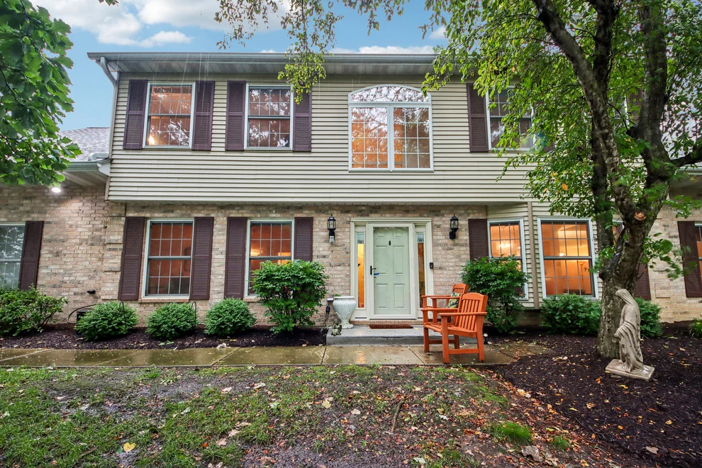 Unit for sale at 1544 Laurel Oaks Drive, Streamwood, IL 60107
