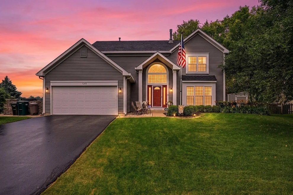 Unit for sale at 1243 Hazelwood Court, Batavia, IL 60510