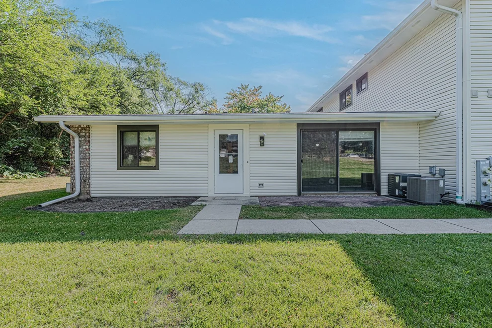 Unit for sale at 119 Brewster Court, Bloomingdale, IL 60108