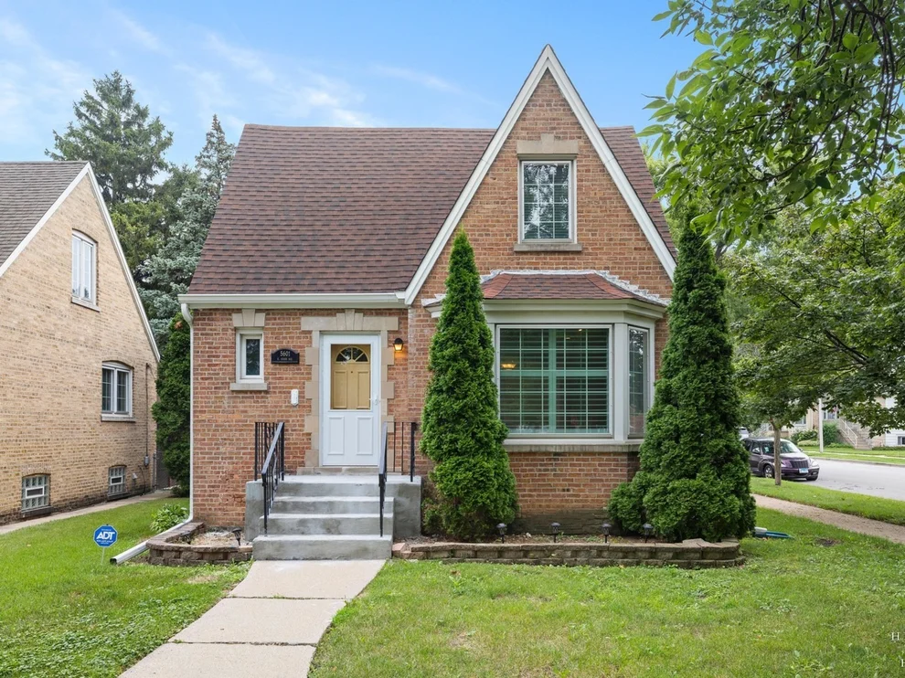 Unit for sale at 5601 N Ozark Avenue, Chicago, IL 60631
