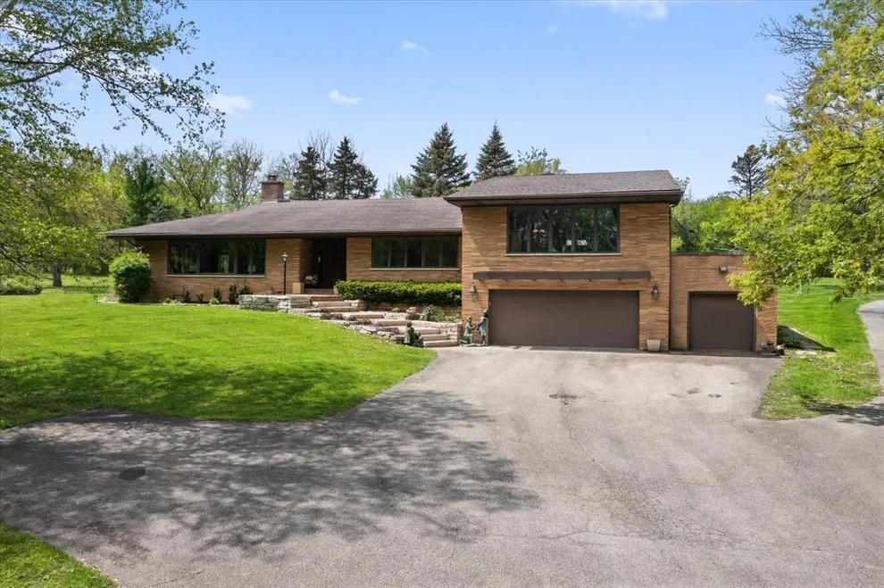 Unit for sale at 22446 N OLD BARRINGTON Road N, North Barrington, IL 60010