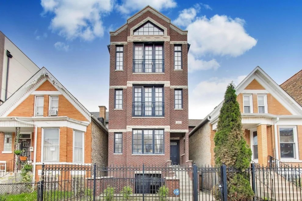 Unit for sale at 2031 W Augusta Boulevard, Chicago, IL 60622