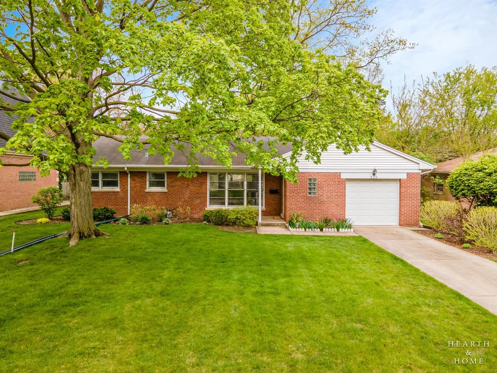 Unit for sale at 814 S Chestnut Avenue, Arlington Heights, IL 60005