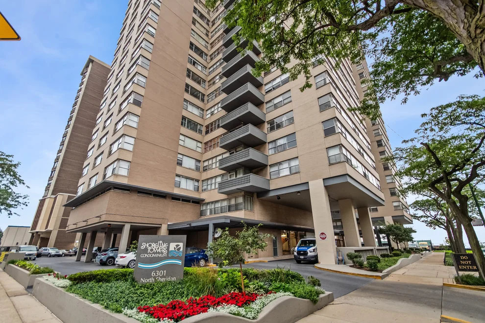 Unit for sale at 6301 N Sheridan Road, Chicago, IL 60660