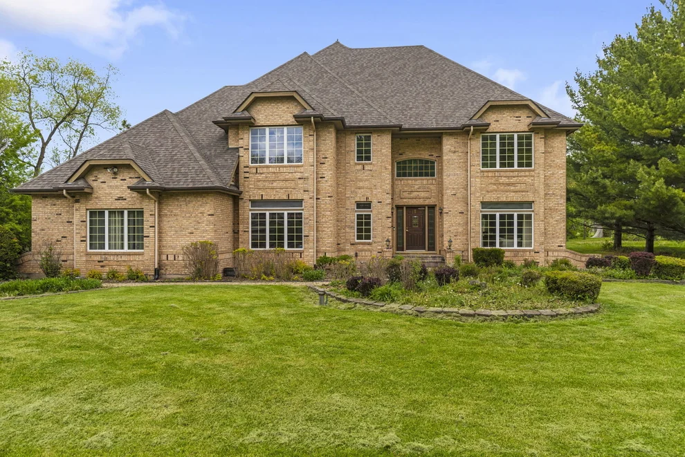 Unit for sale at 40322 N Golden Eagle Court, Antioch, IL 60002